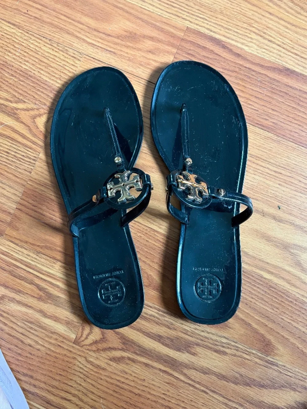 Tory Burch Black Patent Mini Miller Size 8 NWOT